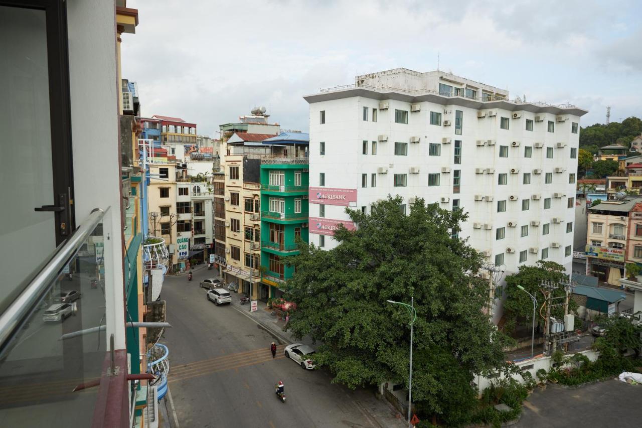 Van Nam Hotel Ha Long Exteriör bild