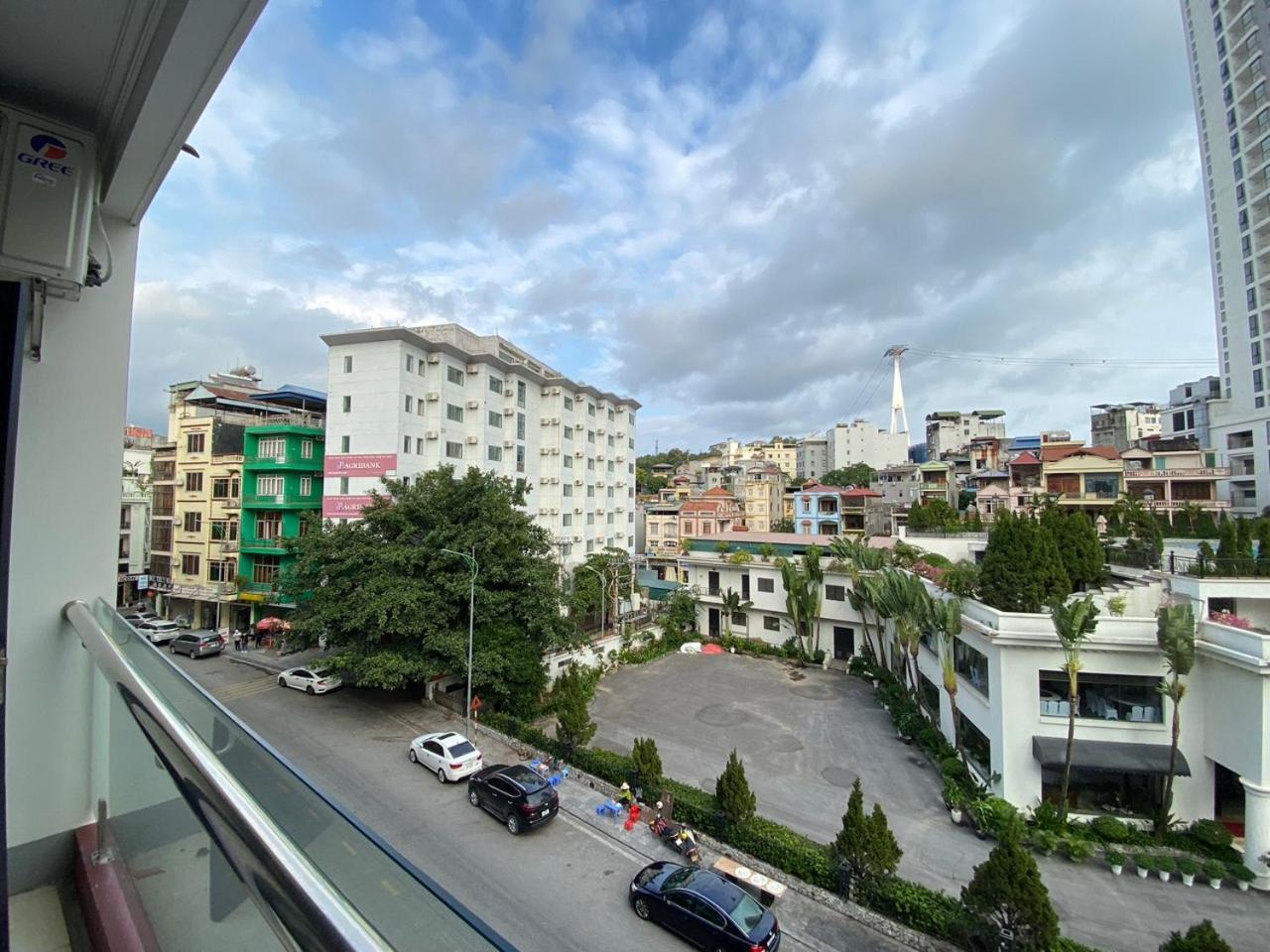 Van Nam Hotel Ha Long Exteriör bild