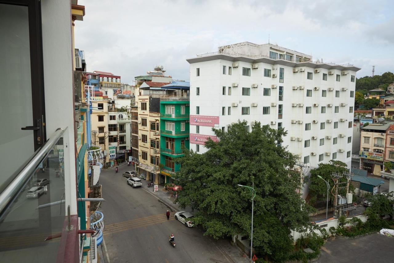 Van Nam Hotel Ha Long Exteriör bild